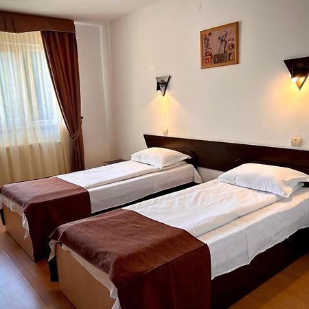 Hotel Levisticum Μπακάου Εξωτερικό φωτογραφία